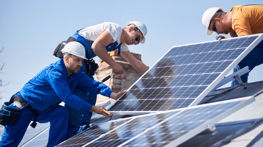 Integrierte Dichtstoffe für die Dachinstallation von Solarmodulen
