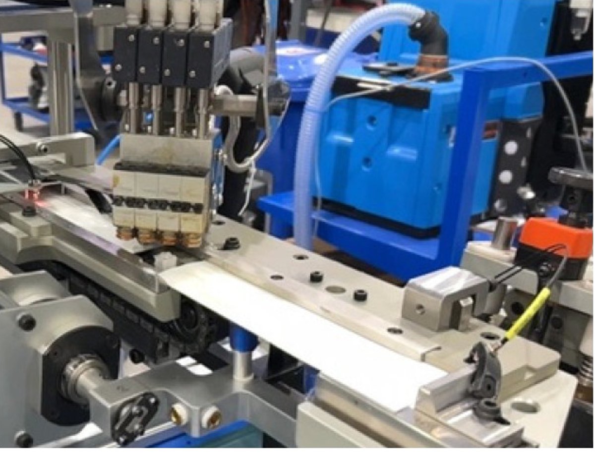 H.B. Fuller Sesame® Handle applicator machine