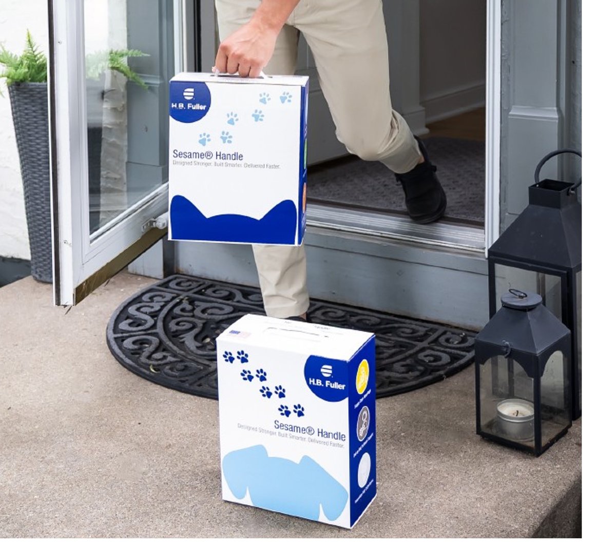 Consumer carrying box with Sesame® Handle